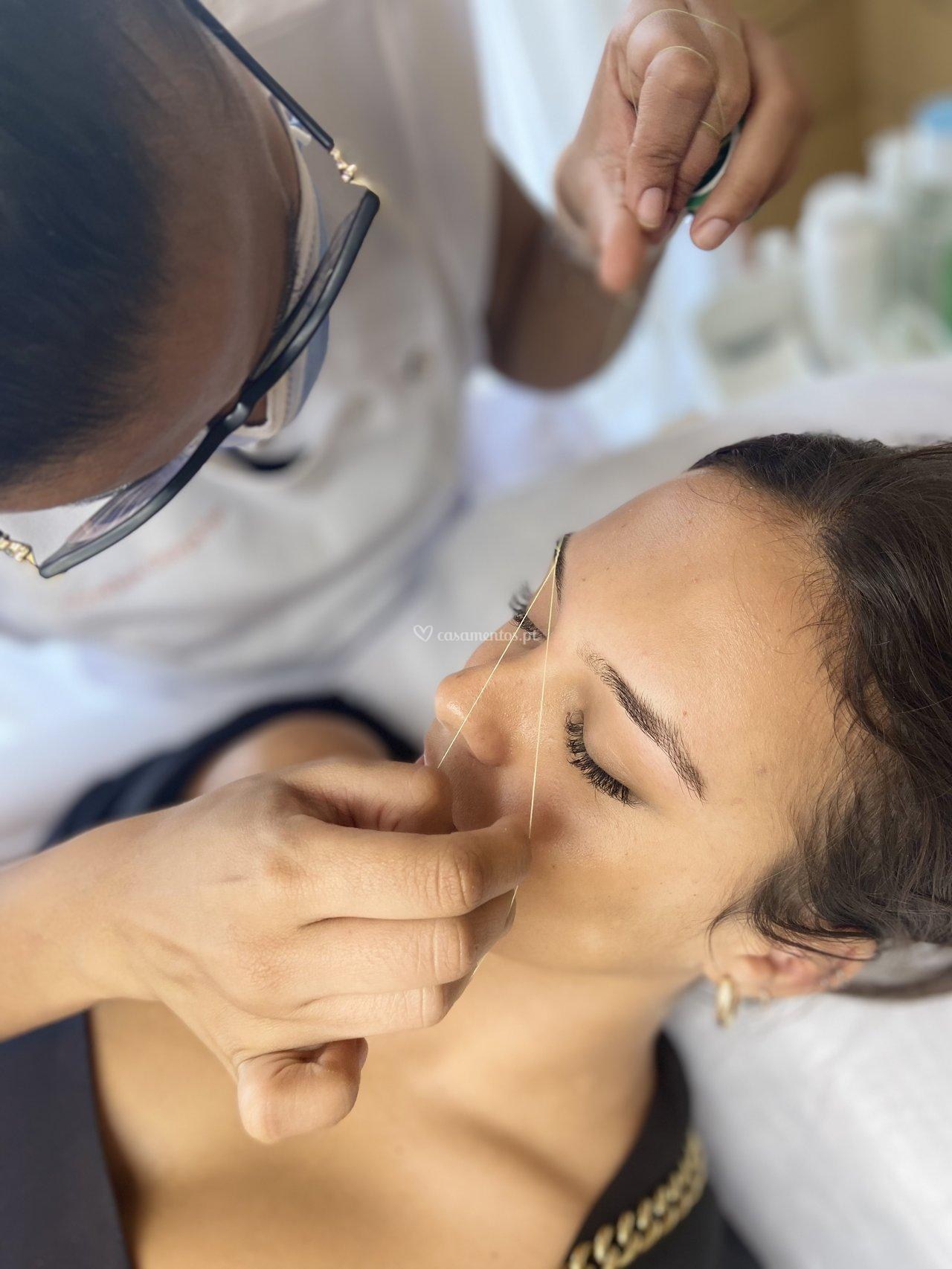 Cuidado das sobrancelhas com linha